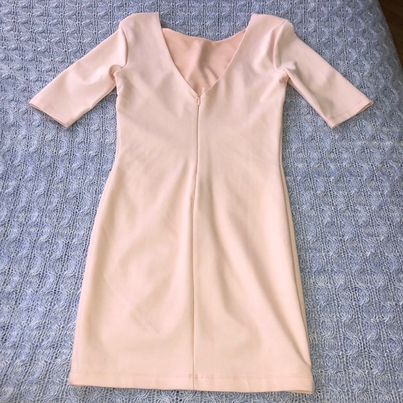 Lulu’s light pink bodycon dress - Picture 2 of 4